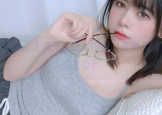 我怕我再看眼酱大魔王w的“内衣”套图就要陷进去，怎么办！