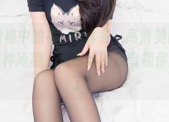 蓝衣旗袍中的神楽坂真冬，高清美图展示了另一种冷艳，是时候重新审视你的审美了。