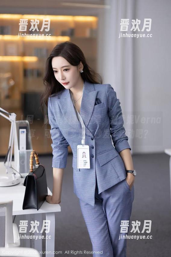 秀人网-刘雪妮Verna 秀人网 - 最新体操服上演,刘雪妮Verna分享,可能更多是在沙发上活动吧?