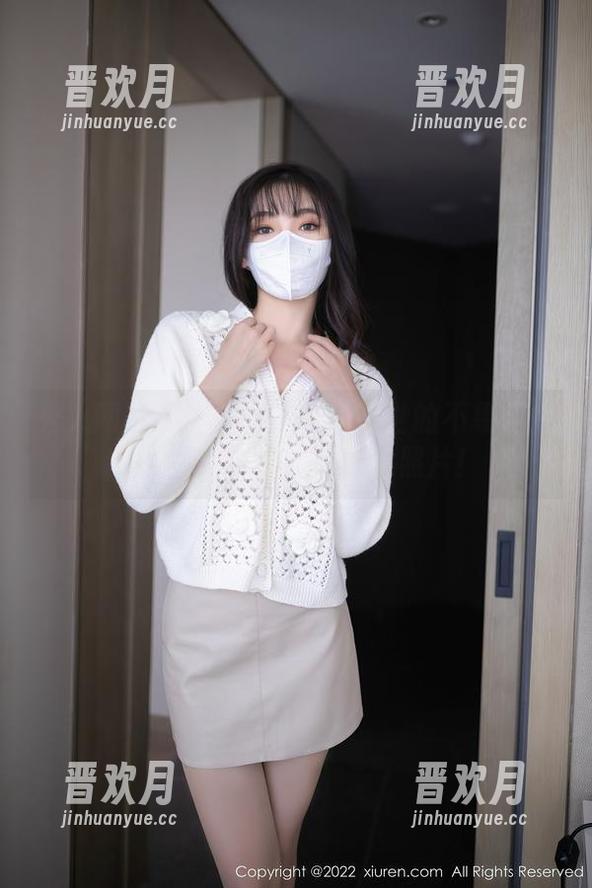 秀人网-利世 秀人网 - 旅拍作品合集:利世的不畏寒冷和每次喝醉后拍的尴尬照片!