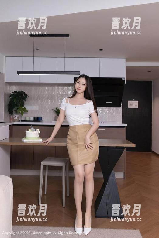 秀人网-娜比 秀人网 - 修女的秘密幸福:娜比原图里偷偷乐