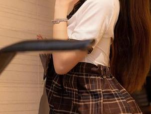 秀人网 – 圣诞的杏子Yada在线，作品带着点节日的魔法，真想一直盯着不放