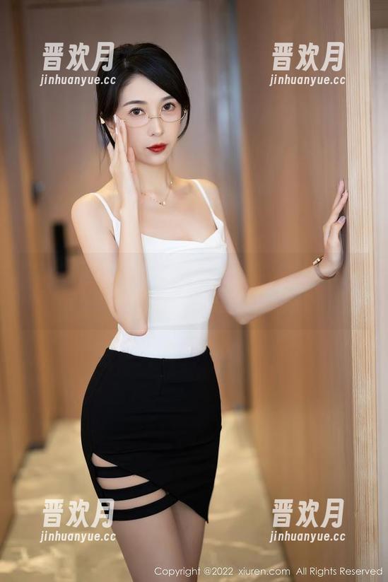 秀人网-葛征 秀人网 - 在线期待暴击,葛征为你奉上白色之美,别怪我没提醒过。