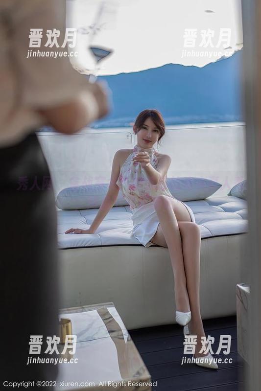 秀人网-黎苏苏 秀人网 - 备战寒冬!黎苏苏的皮衣真人秀,网盘下载直接送!