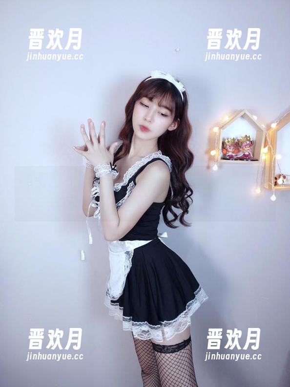 羊小雪juvia 微密圈 - 图集中羊小雪juvia的连体衣,这偏偏是有些出乎意料的组合