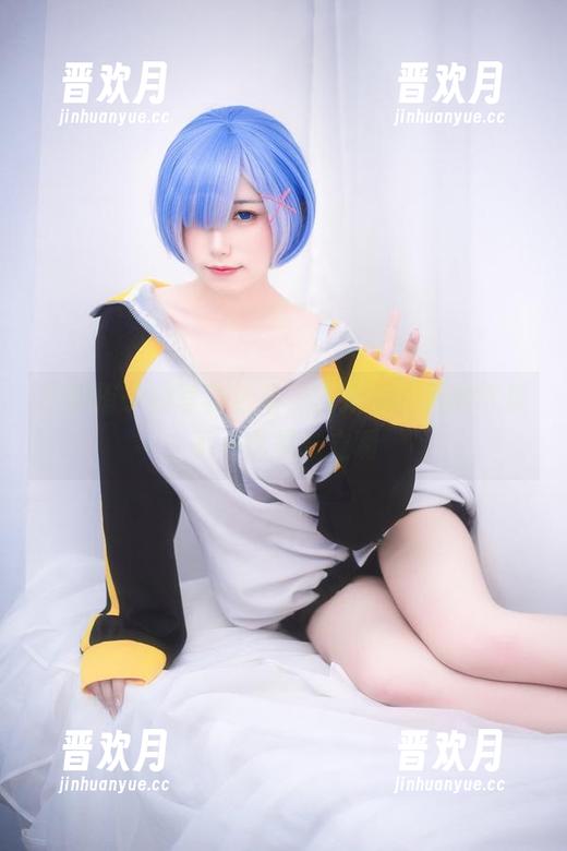 芋圆侑子的写真合集，监狱服和她的气质不一定是对立啊