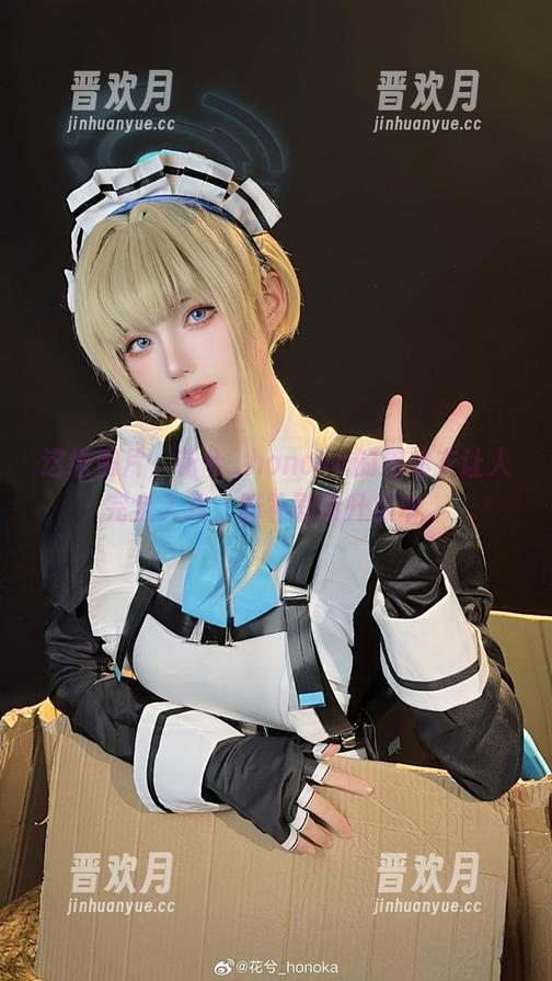 花兮_honoka 这组照片,花兮_honoka的连体衣让人完全入戏,脑补剧情升级中。