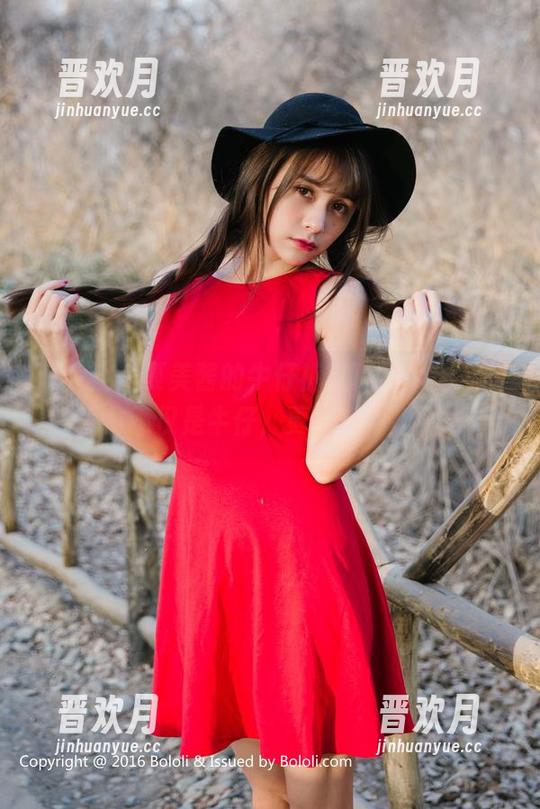 菠萝社-夏美酱 菠萝社 - 夏美酱的牛仔裤写真集,精选展现的不仅是牛仔,更是一种态度吧