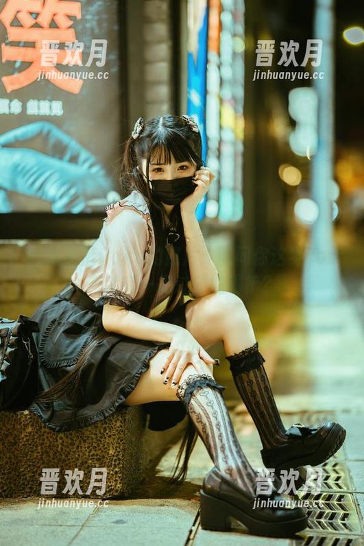 落落Raku 厨娘落落Raku的照片:就问你这身cos有没有一把过硬的锅铲?
