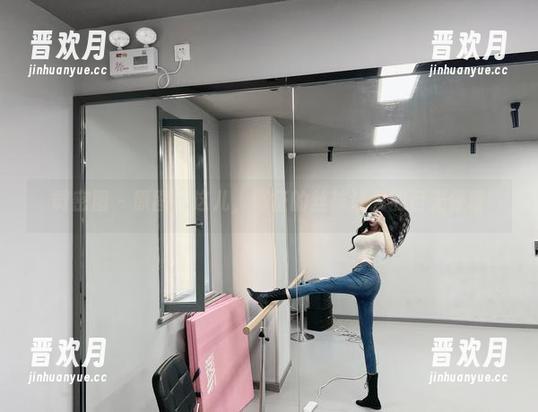 微密圈 - 原图在这儿，葛征的丝袜让我的目光停留