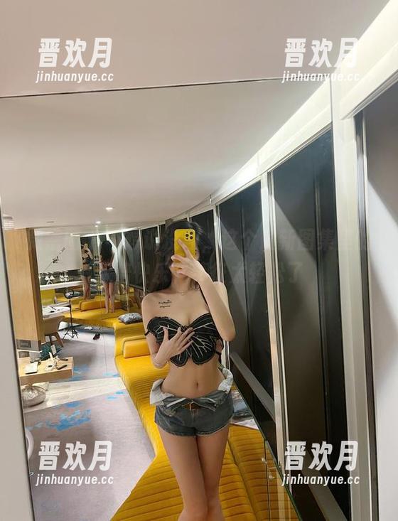 葛征 微密圈 - 不想说没趣,这个最新图集里的双倍快乐,葛征太轻松了