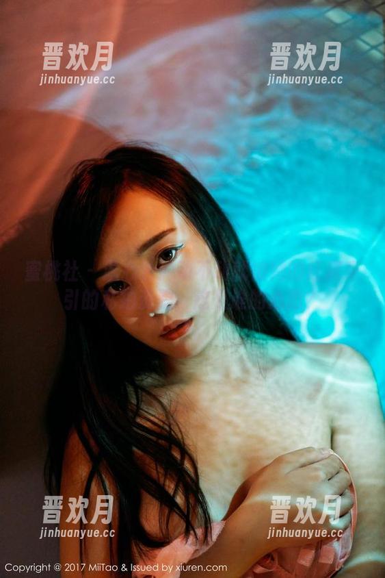 蜜桃社-温心怡 蜜桃社 - 温心怡:动不动就被她的红裙牵引的私拍资源,这是谁的心思?