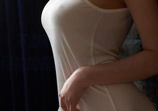 蜜桃社 – 不得不承认，真希的这全套作品里，网袜的搭配简直让人好奇不已。
