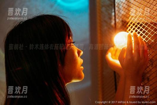 蜜桃社 - 铃木连体衣搭配让人捧腹，高清图册就像一个小小的冒险！