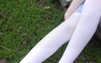 西尔酱可爱合集在网盘里闪闪发光，真不想戳进来看见。