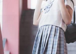 纯白花嫁Cos：西瓜少女让我想起了夏天的欲望与凉爽
