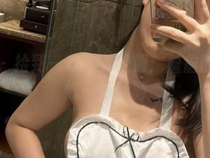 微密圈 – 捡到一套定制校服：詹詹的图集就像一场梦游