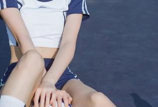 黑丝少女系列图包，许岚LAN在一群女孩里总是那么独特。