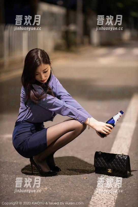 语画界-周思乔betty 语画界 - 看完周思乔betty的豹纹私房写真,我的思维好像被猛击了一拳,完全懵了!