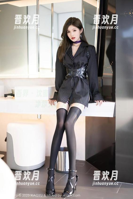 语画界-沈蜜桃miko 语画界 - 沈蜜桃miko:白衬衫写真,干净却又让人想多了……