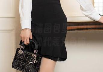 语画界 – 这组高清图包里面的蜜桃酱完全是夏天的代表角色嘛。
