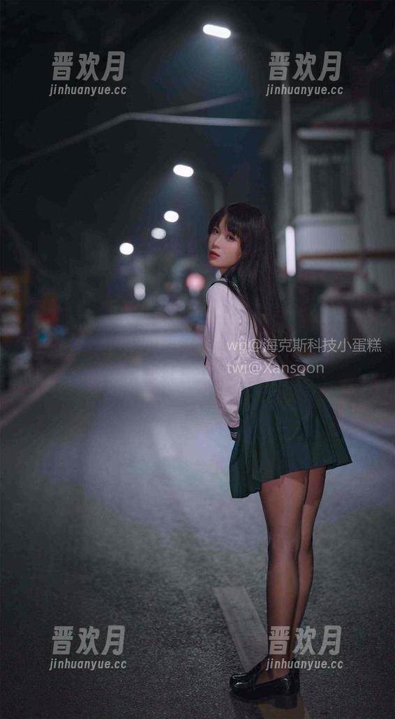 轩萧学姐 轩萧学姐和她的美图,撩人又捉摸不定的秘密就藏在这里。