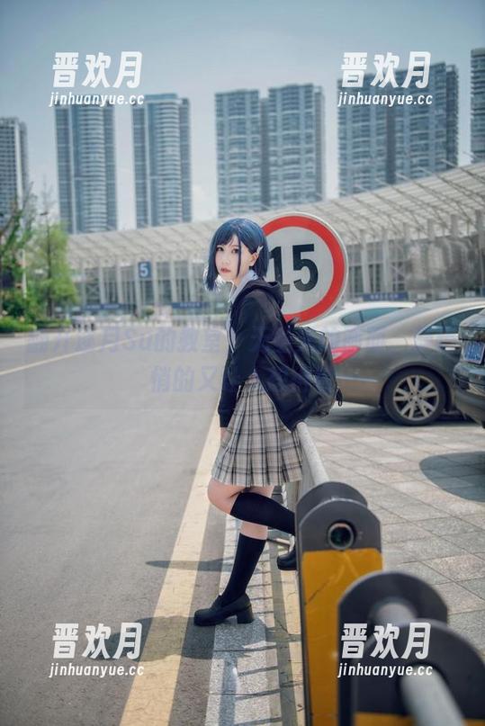 逐月Su 翻开逐月Su的教室,无圣光的画面,静悄悄的又让人想得慌
