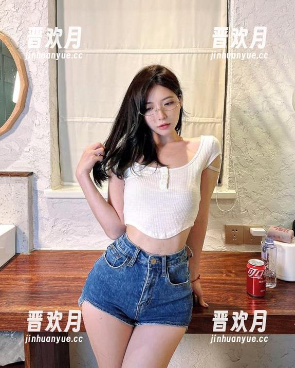陈妮妮UNI 微密圈 - 夏日长草期?翻翻陈妮妮UNI的图片和资源,保证让你乐开怀!