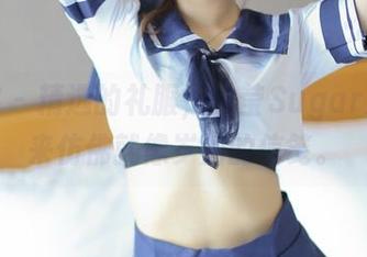 青豆客 – 精选的礼服，梁莹Sugar演绎起来仿佛就像岁月的信笺。
