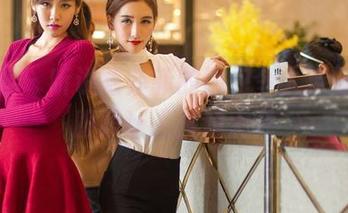 青豆客 – 听说陈亦菲的图包令人捧腹，制服照让人脑洞大开