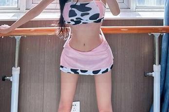 微密圈 – 图包专属：黎允熙baby的jk红裙——小裙子，大不同！
